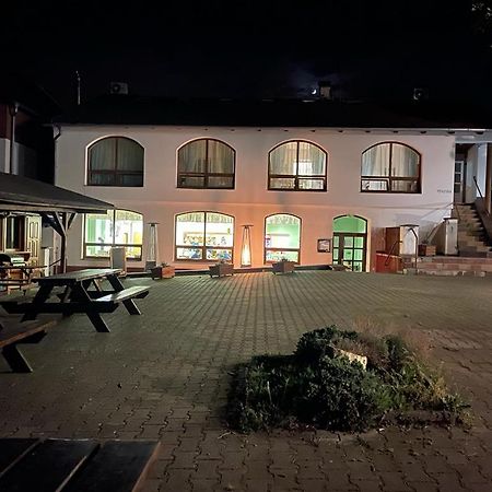 Restaurace A Penzion U Svate Barbory Ústí nad Labem Exterior foto